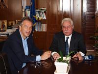 O Χρήστος Μαγκούφης στον Αντιπεριφερειάρχη Τρικάλων Χρήστο Μιχαλάκη