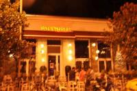 Τραγελαφικές καταστάσεις με τα τραπεζοκαθίσματα στην οδό Σαράφη