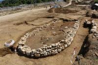 Αποκάλυψη στη θέση «Ρέμα Ξυδιάς» (περιοχή Πηγή Αρτέμιδος) του Πλαταμώνα νεκροταφείο και οικισμό της Ύστερης Εποχής Χαλκού (μέσα 2ης χιλιετίας π.Χ.)!
