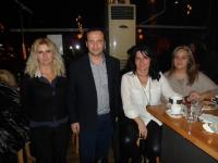 Βραδιά γυναικών οργάνωσαν οι (…αμέτρητες) φίλες του Θανάση Λιούτα, σε Coffee Bar της πόλης μας