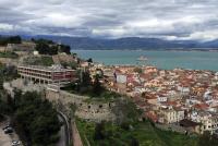 Το κτίριο είναι το ξενοδοχείο Ξενία, το οποίο άνοιξε το 1961