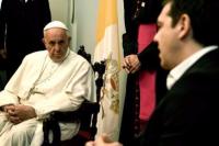 Μόνο η κάμερα του Βατικανού μπαίνει μέσα...