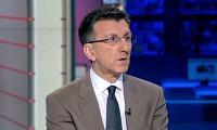 Αγκαλιά με ένα πορτρέτο της Μάργκαρετ Θάτσερ πέρασε τη νύχτα ο Άρης Πορτοσάλτε