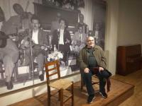 Ο Κώστας Τσιάνος συναντά τον Βασίλη Τσιτσάνη