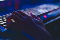 Το FBI δυσκολεύεται να προσλάβει χάκερ λόγω... μαριχουάνας