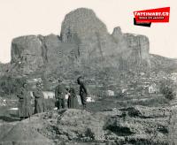 Ναζί κατακτητές με φόντο τους βράχους των Μετεώρων