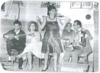 Διασκέδαση αρχές της 10ετίας του '60 σε ασπρόμαυρο φόντο