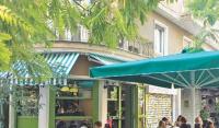 Οι νοικοκυραίοι και τα μαντρόσκυλα