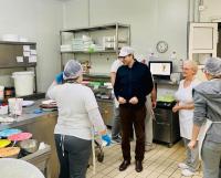 Επισκέψεις Χατζηγάκη σε Τρικαλινές επιχειρήσεις