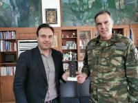 Στον Δήμαρχο Τρικκαίων ο νέος διοικητής της ΣΜΥ ταξίαρχος Ιωάννης Κορέλης