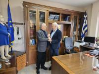 Επίσκεψη του πρώην βουλευτή κ. Ηλία Βλαχογιάννη στη Διεύθυνση Πρωτοβάθμιας Εκπαίδευσης Τρικάλων