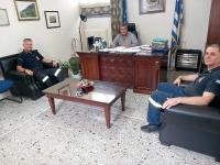 Συζητήθηκε η καλή συνεργασία της Πυροσβεστικής Υπηρεσίας με τον Δήμο Πύλης, αλλά και τα μέτρα  που έχουν ληφθεί λόγω του επικείμενου καύσωνα με τον δείκτη επικινδυνότητας σήμερα  να είναι  στο στάδιο 3
