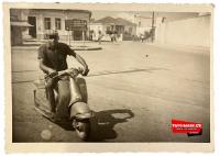 Στον κόμβο Αγίου Κωνσταντίνου το 1965 απέναντι από τις φυλακές