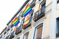 Εντολή υπουργείου Τουρισμού: Έπαρση της σημαίας των ΛΟΑΤΚΙ σε όλα τα ξενοδοχεία !