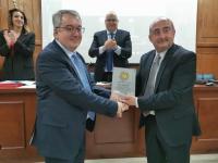 Τα Τρίκαλα τίμησαν τον καθηγητή Ηλία Μόσιαλο, με το Χρυσό Μετάλλιο