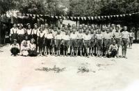 Γυμναστικές επιδείξεις στο Σχολείο Ανταρτοπλήκτων στα Τρίκαλα το 1949