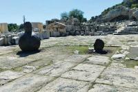 Βεβηλώνουν και το ιερό της Ελευσίνας!