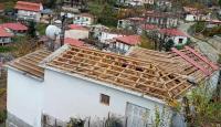Συνεχίζεται το μεγάλο πρόγραμμα αποκαταστάσεων από την κακοκαιρία DANIEL στον Δήμο Μετεώρων: Νέα στέγη στο Κοινοτικό Κτίριο Καλογριανής