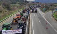 Αγρότες: Σκληραίνουν τη στάση τους και κλιμακώνουν τις κινητοποιήσεις