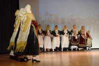 «Τι καλά το λέει τ’ αηδόνι…»